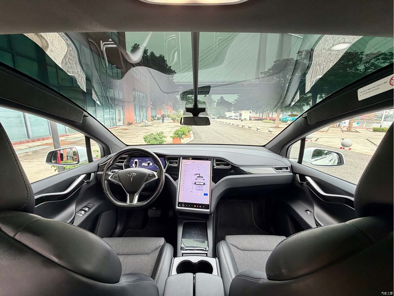 Tesla Model X, 2017 11