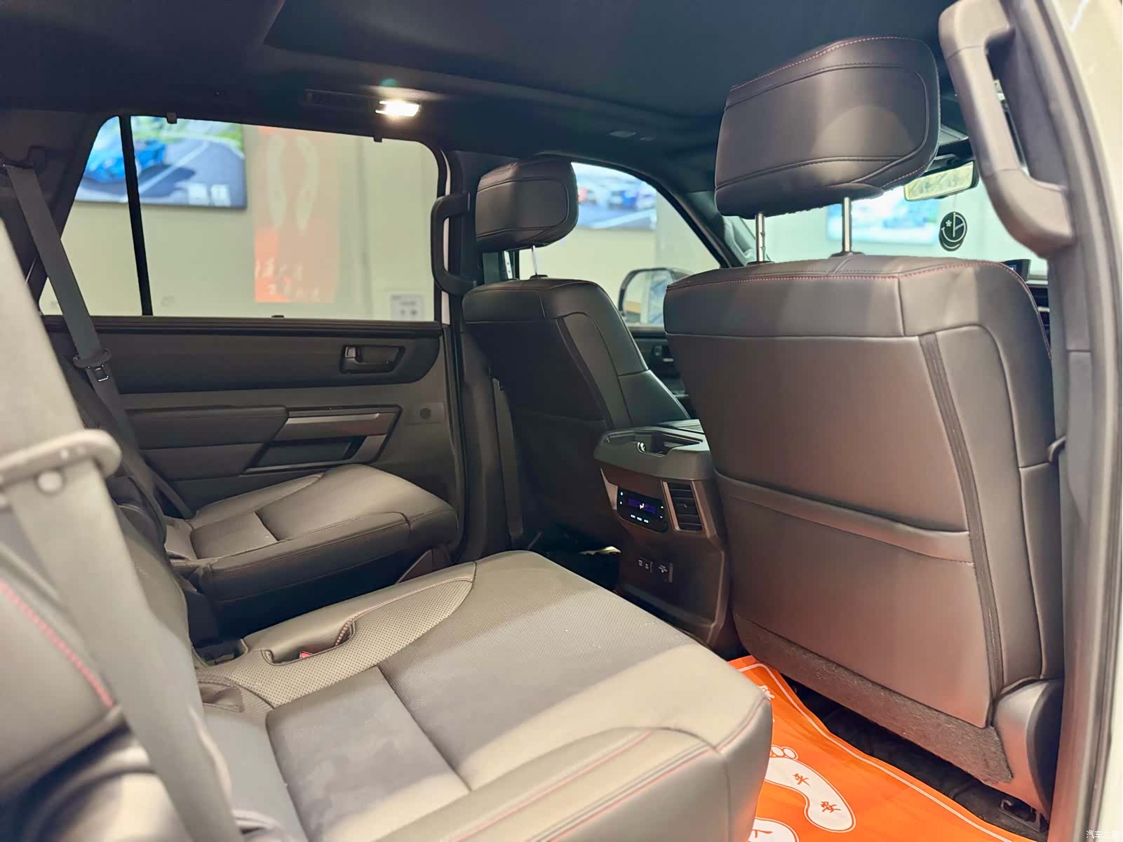 Toyota Sequoia, 2025 11