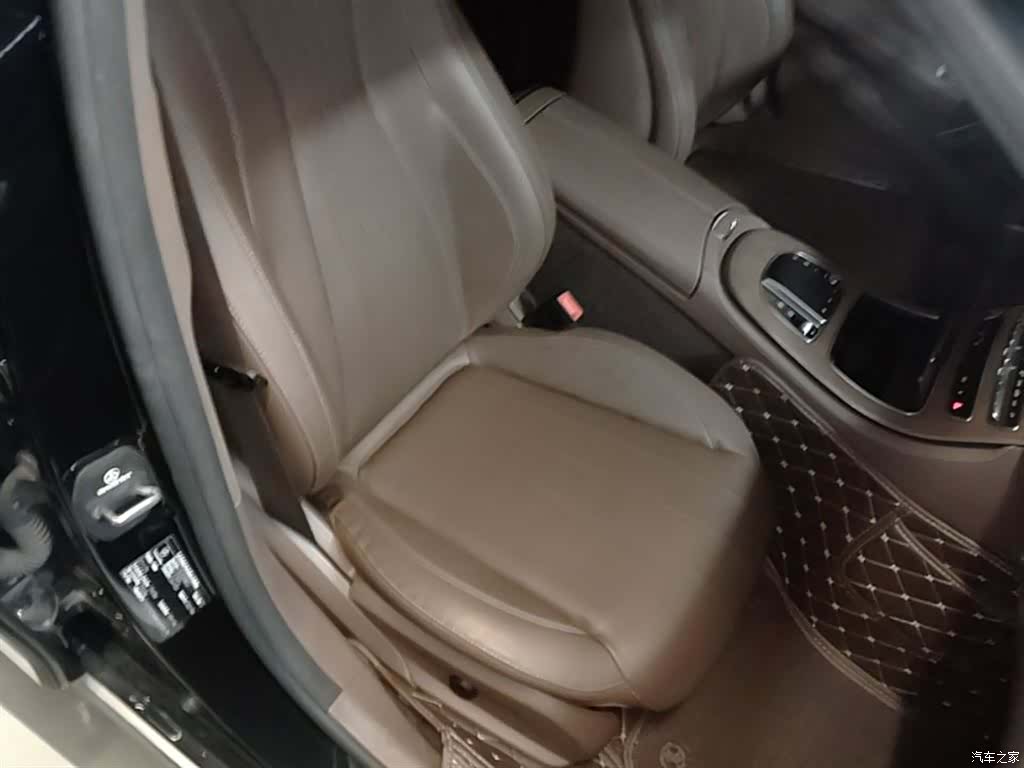 Mercedes-Benz E-Class, 2021 25