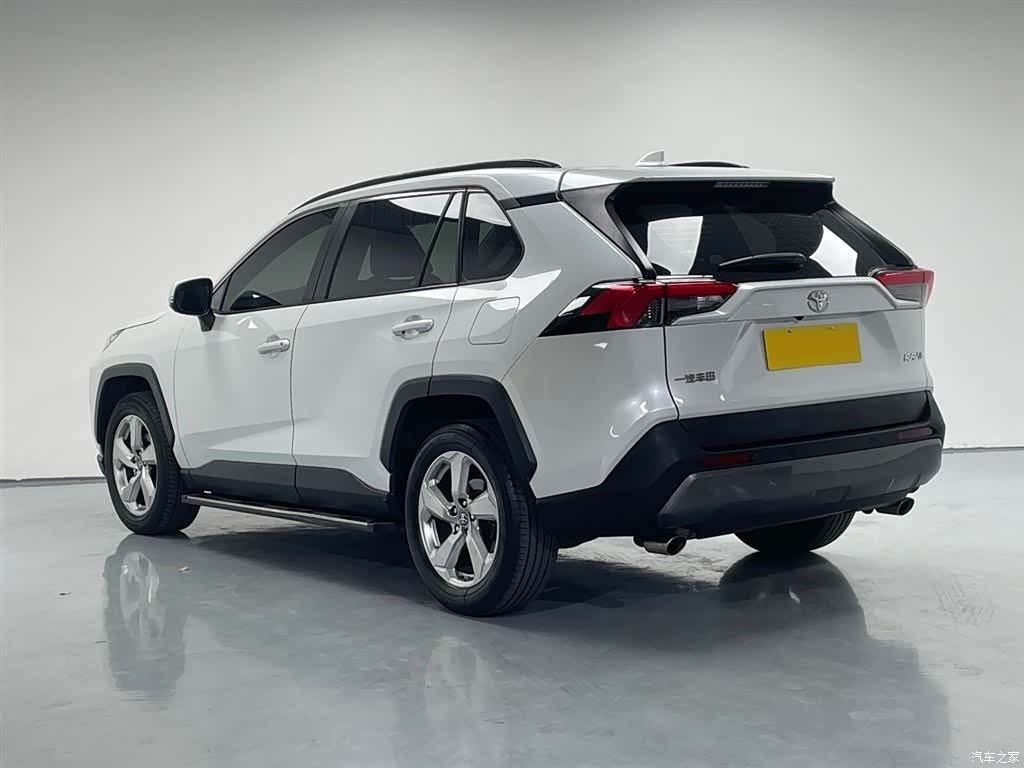 Toyota RAV4, 2021 6
