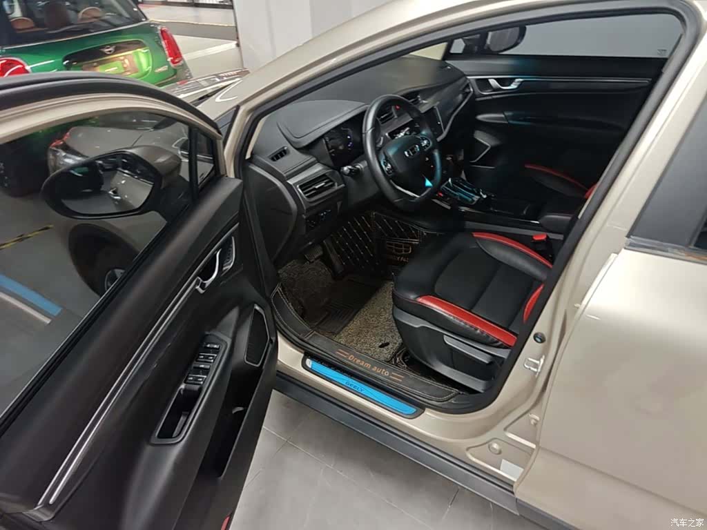 Geely Emgrand, 2021 16