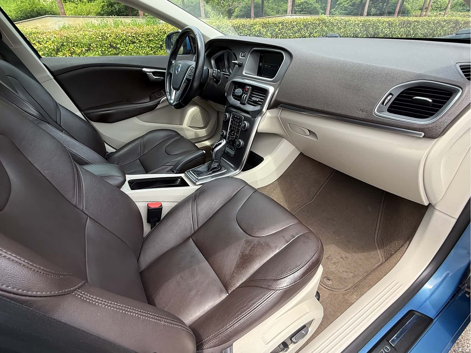 Volvo V40, 2015 10