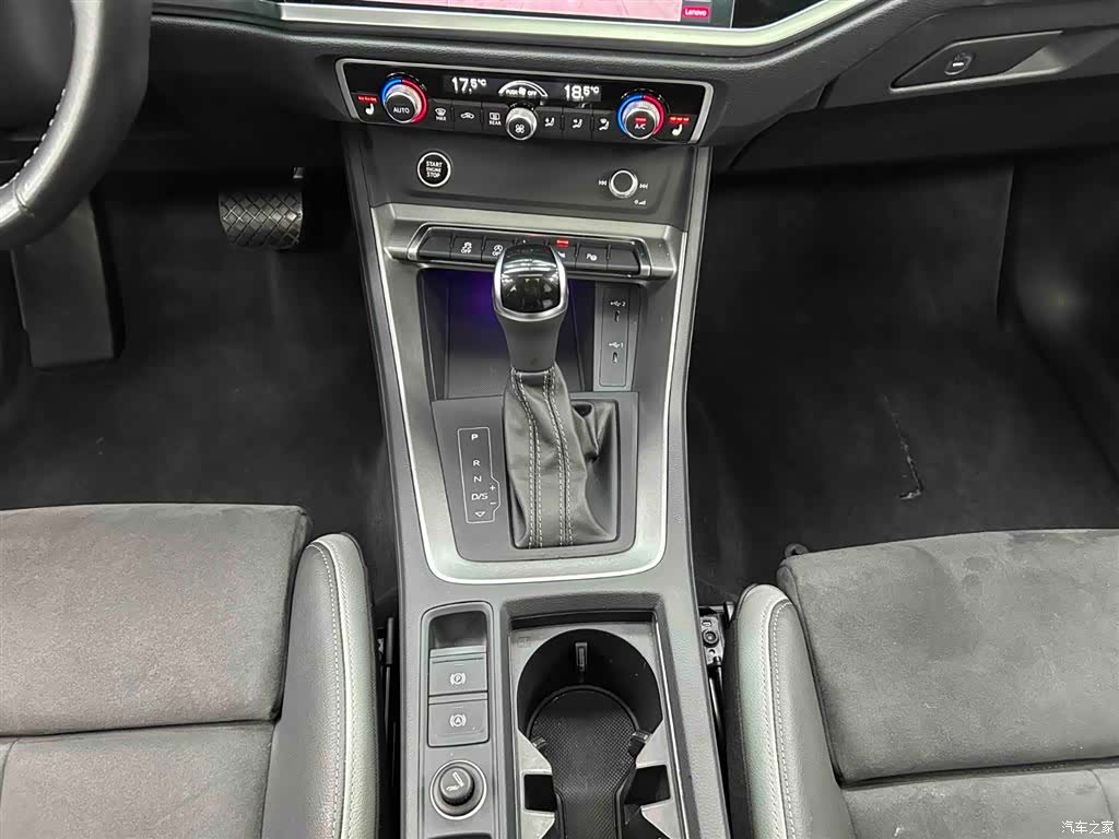 Audi Q3, 2022 все фото