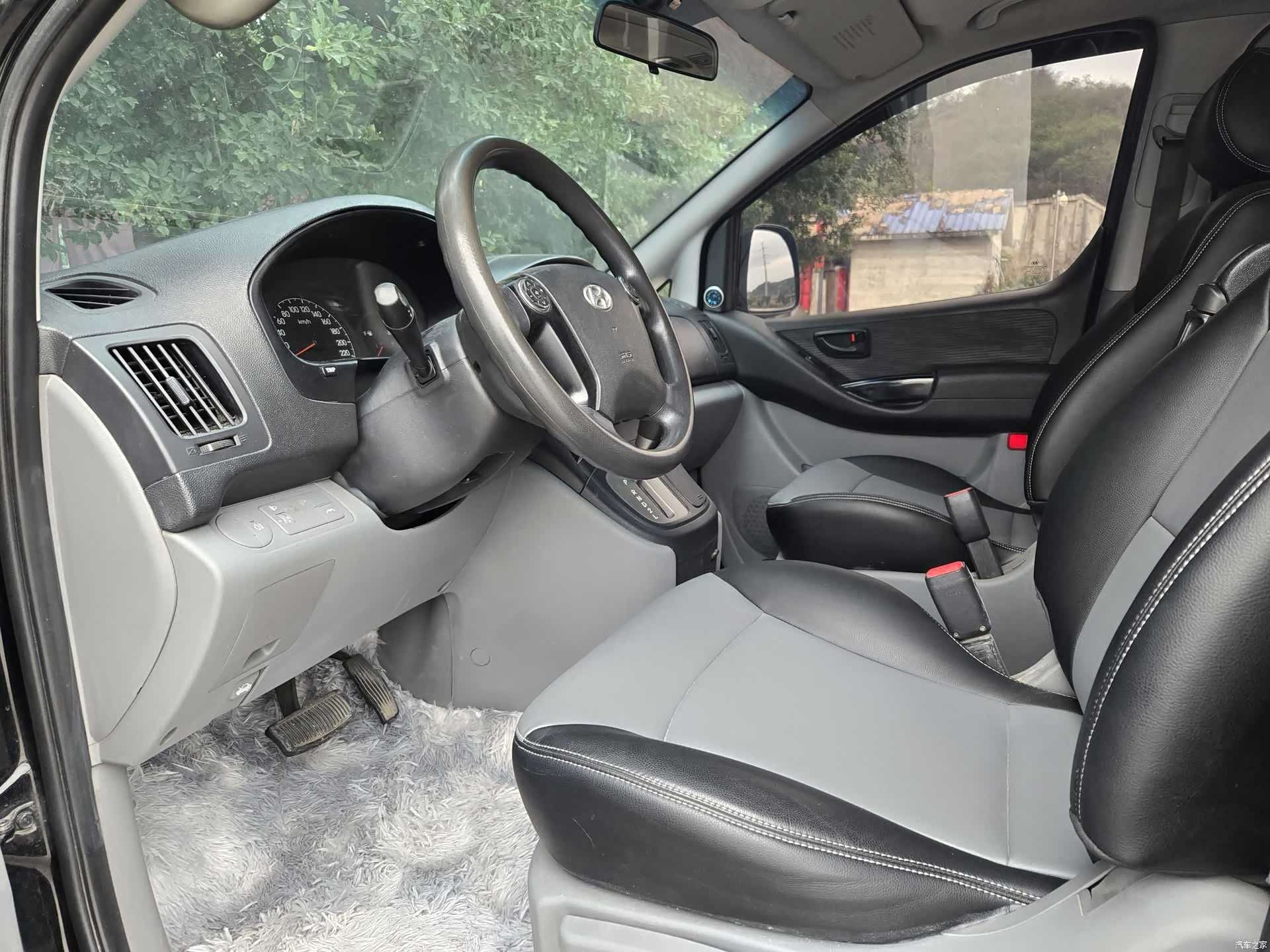 Hyundai H-1, 2013 8