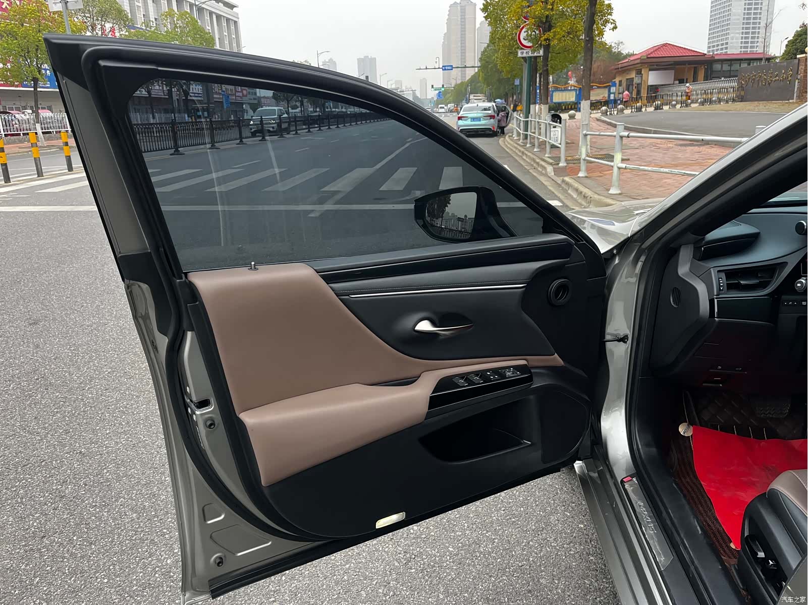 Lexus ES, 2023 12
