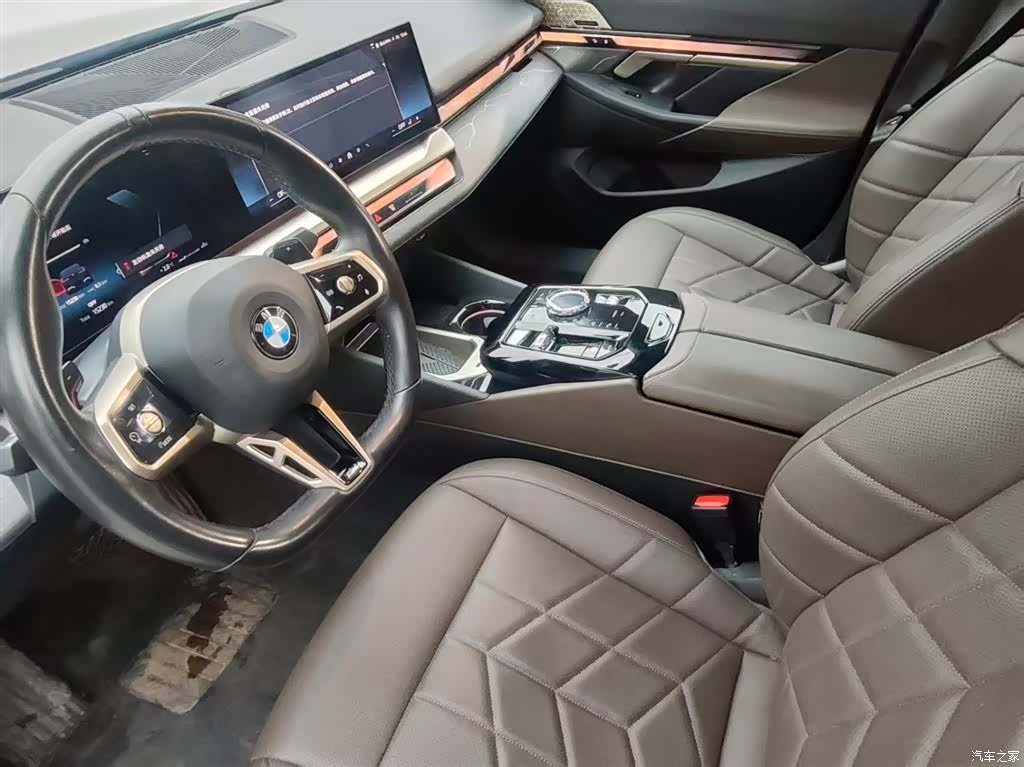 BMW 5 Series, 2025 8