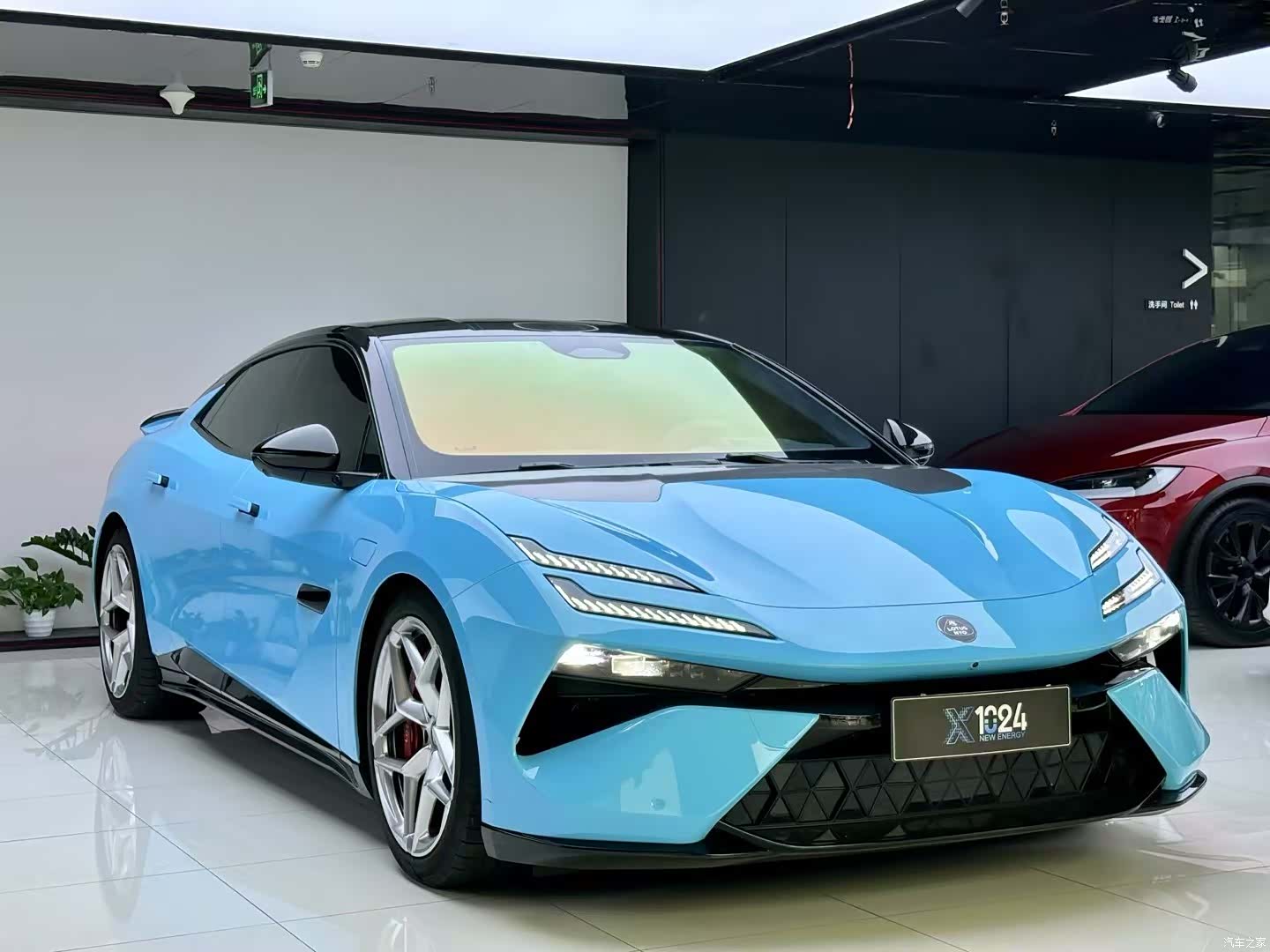 Lotus EMEYA, 2025 3