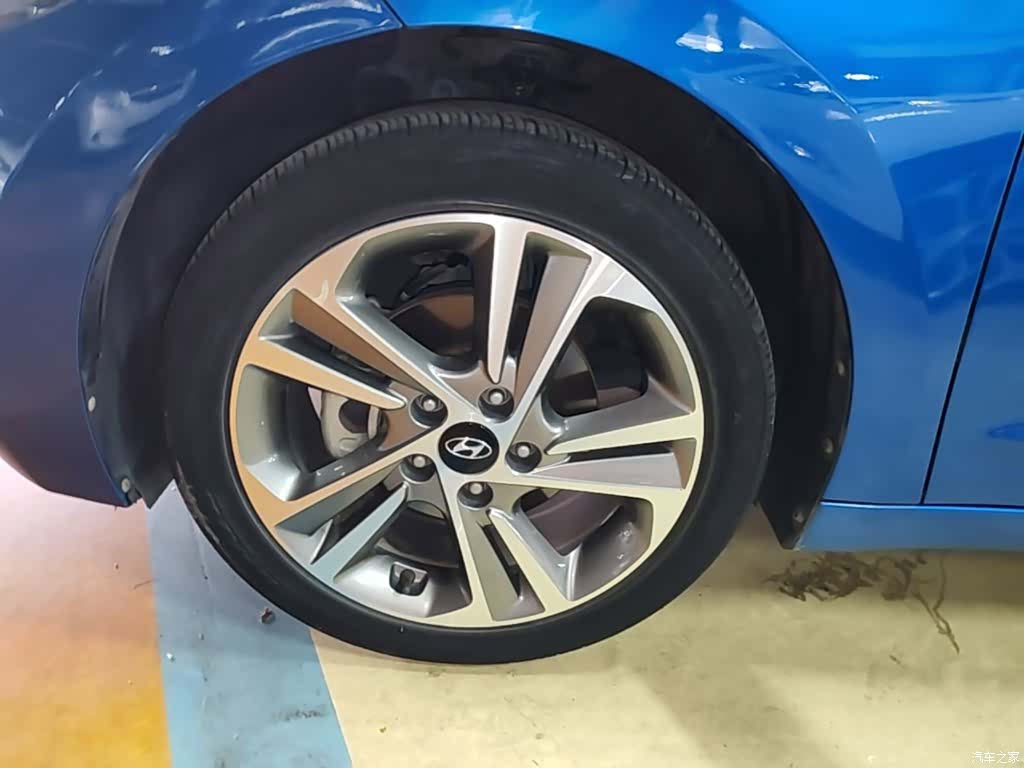 Hyundai 15, 2018 23