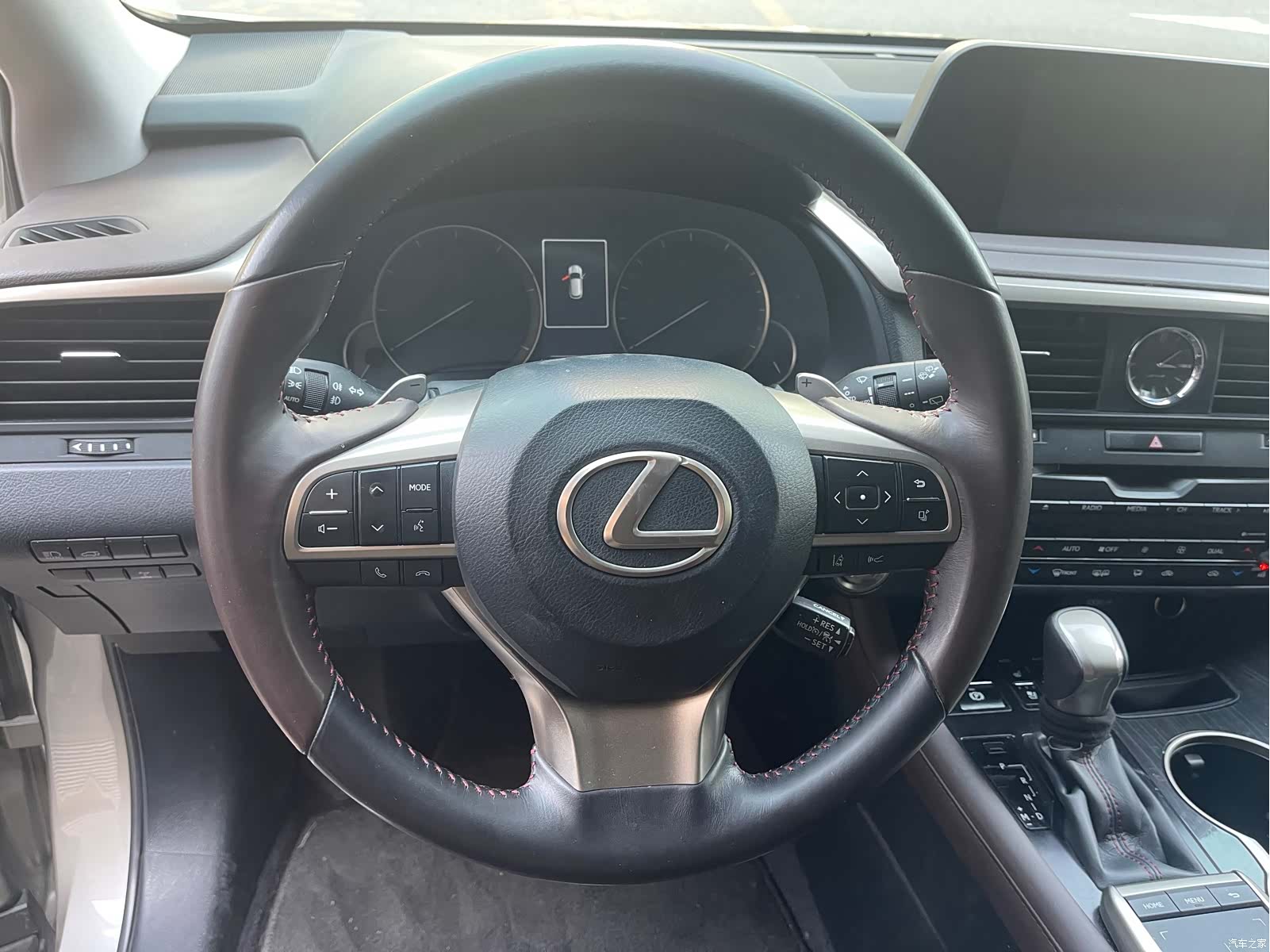 Lexus RX, 2020 4