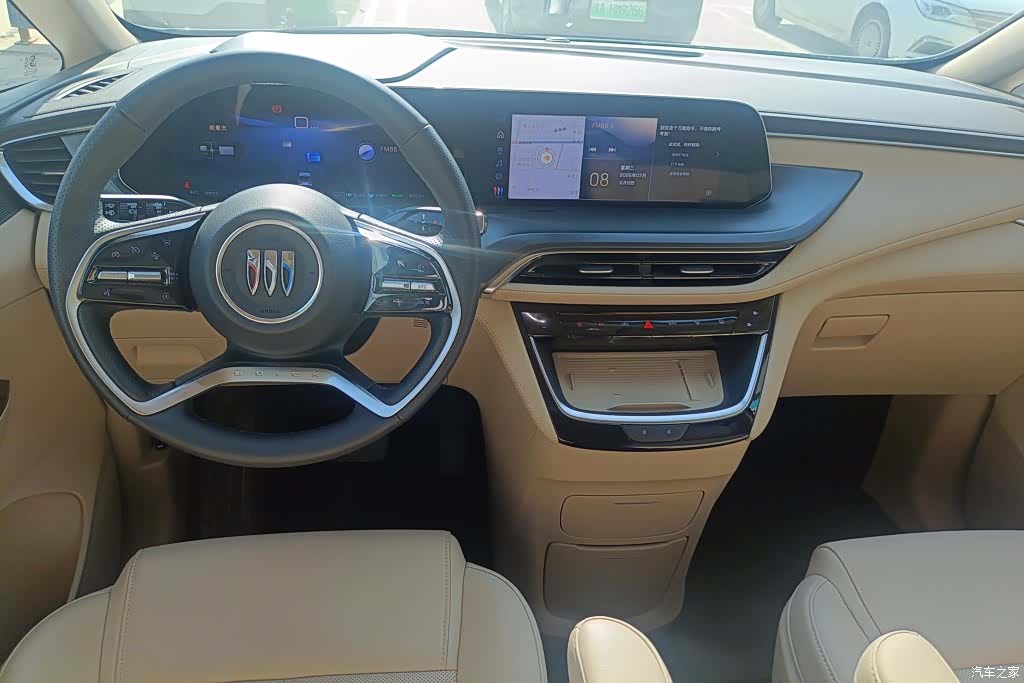 Buick GL8, 2025 12