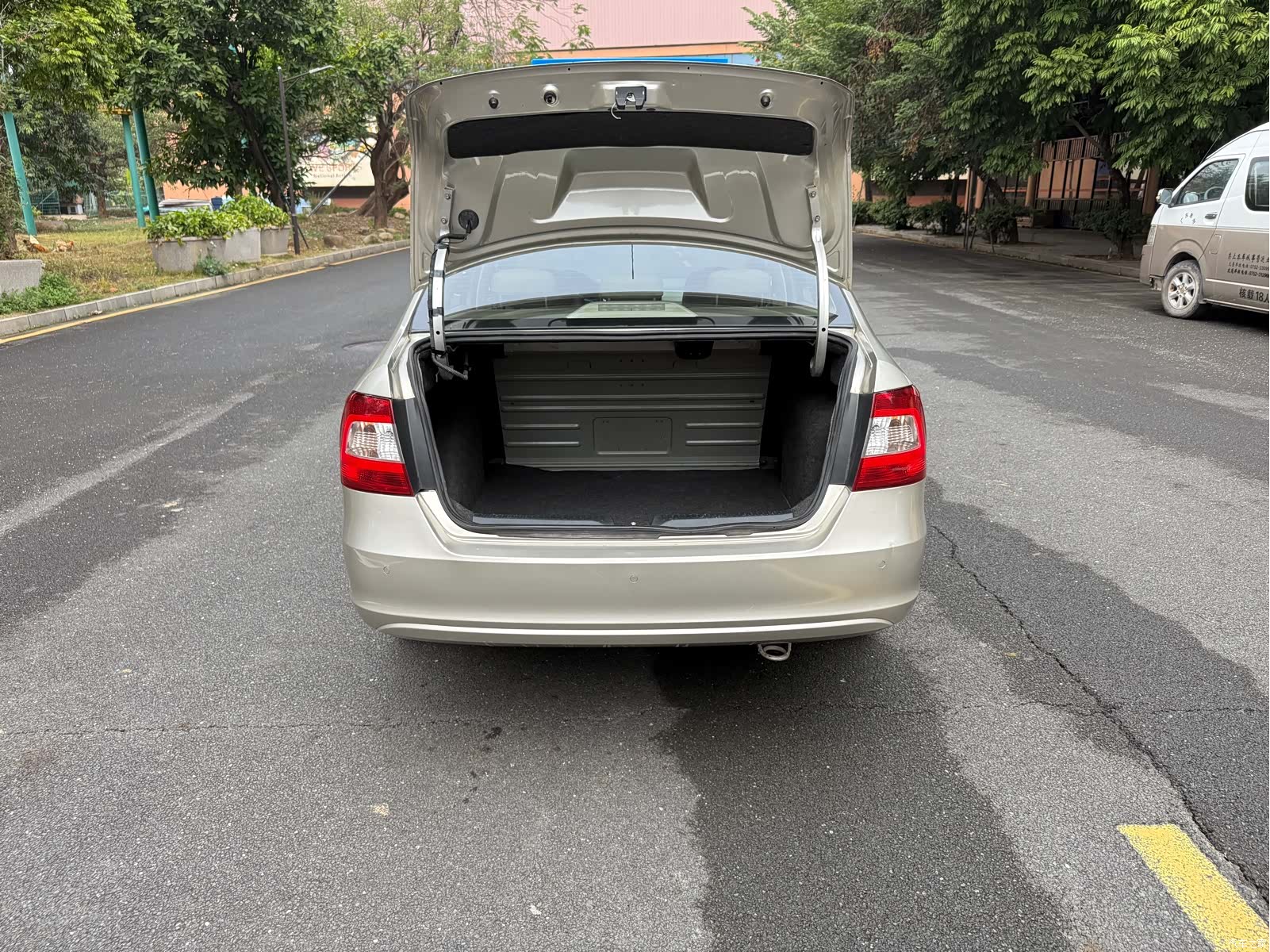 Skoda Rapid, 2014 16