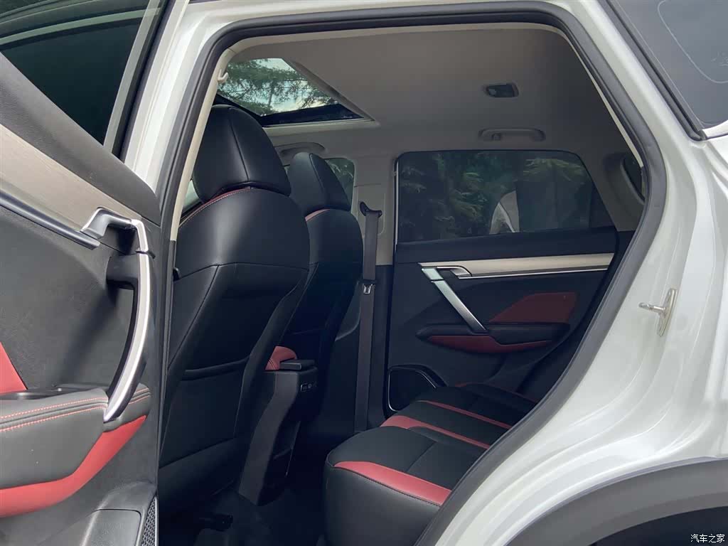 Geely Coolray, 2022 все фото