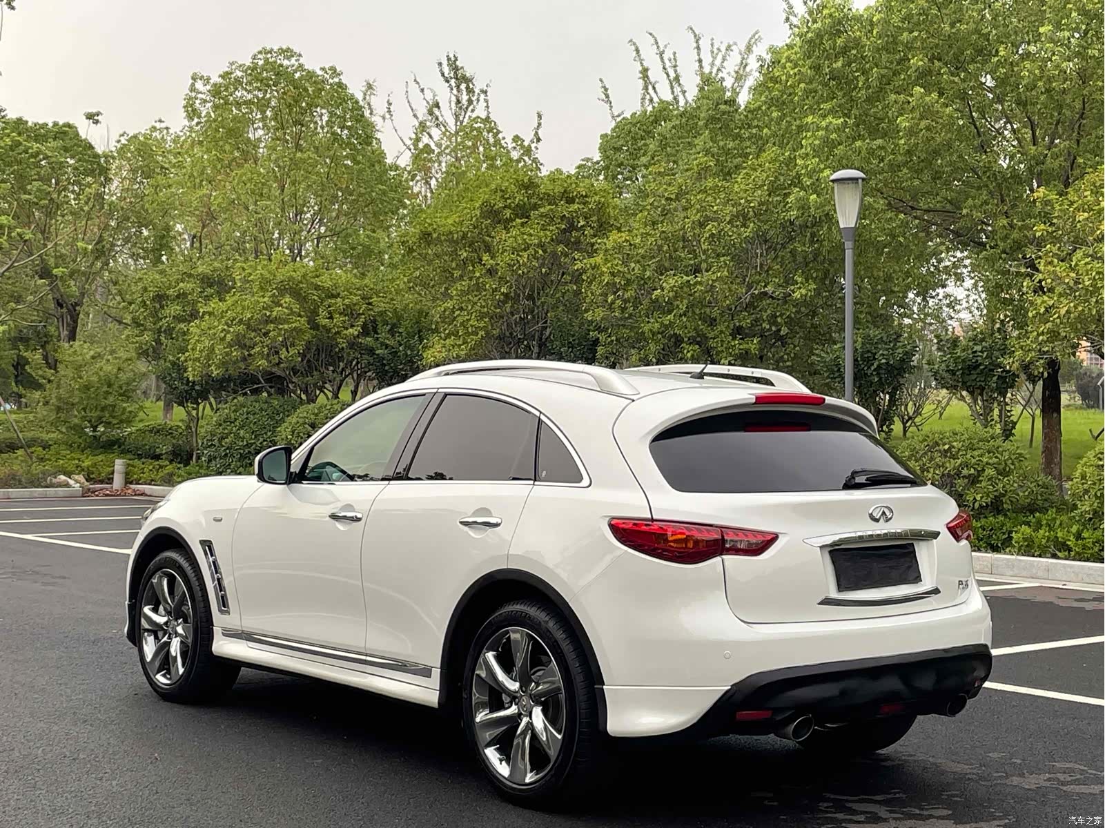 Infiniti FX35, 2012 2