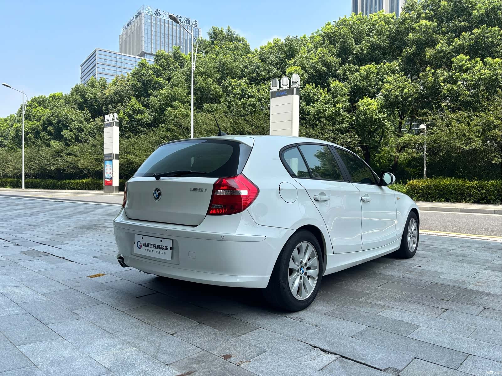 BMW 1 Series, 2011 6