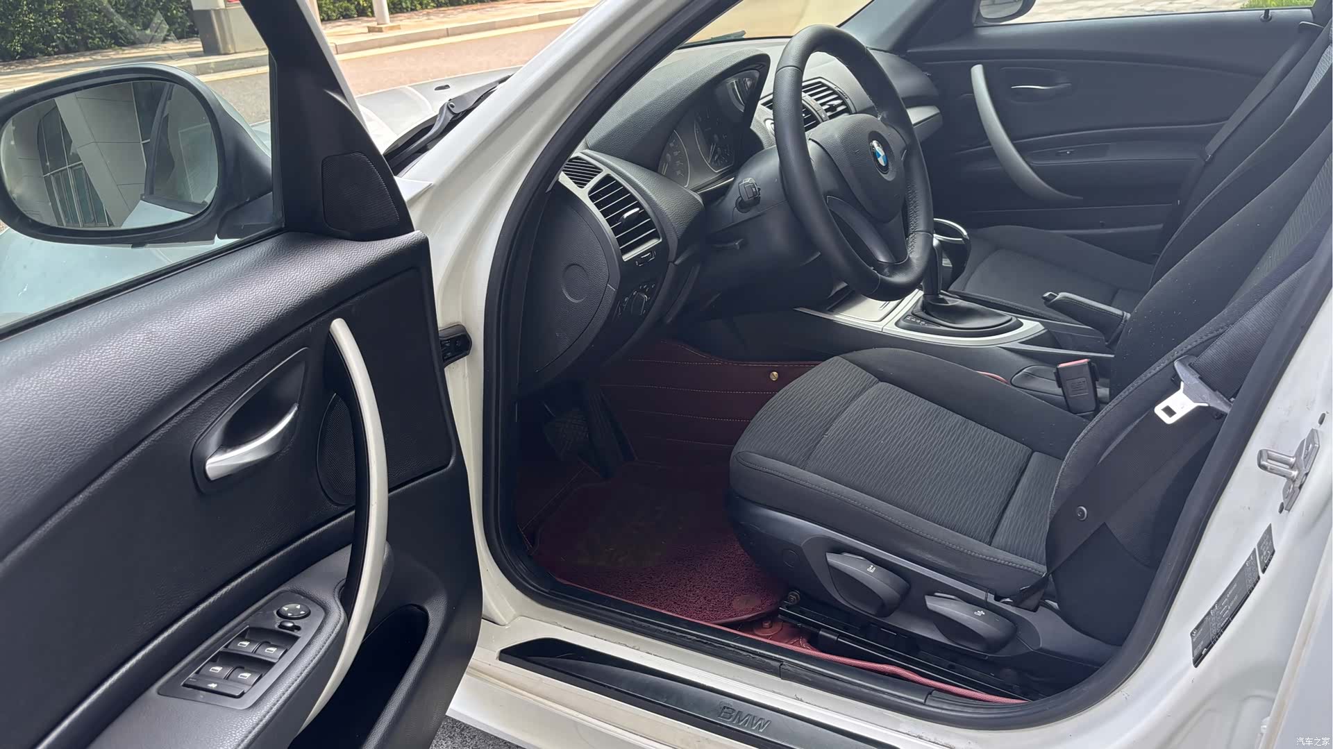 BMW 1 Series, 2011 15
