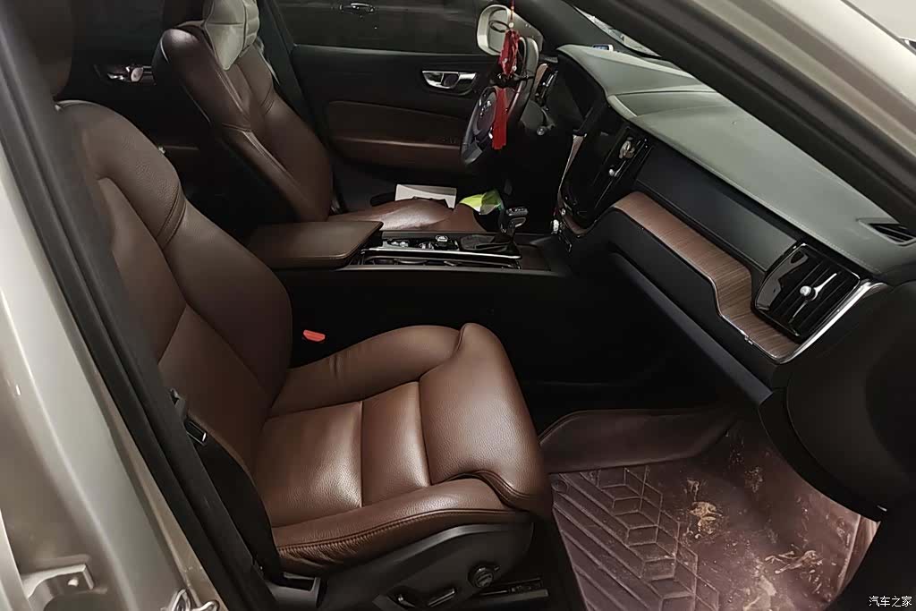 Volvo XC60, 2020 8