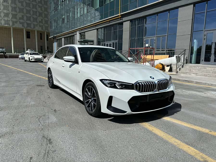 BMW 3 Series 2023, фото 1