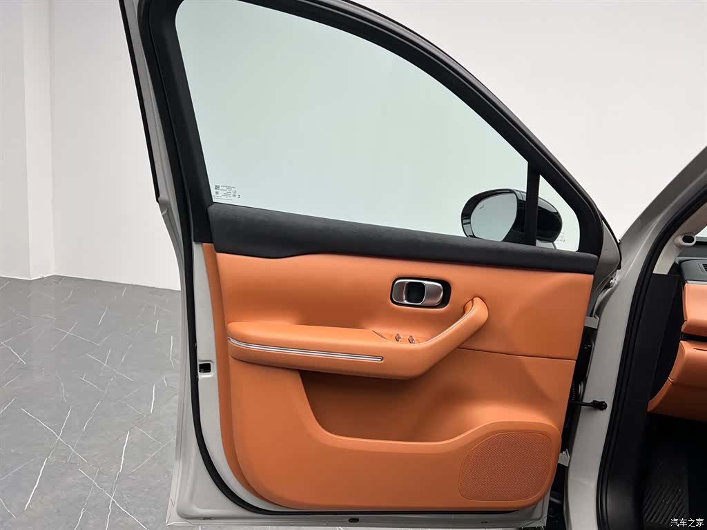 Leapmotor C10, 2025 12