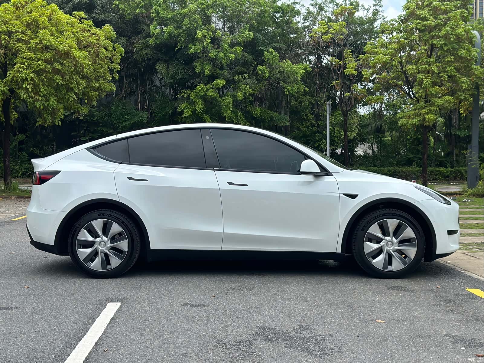 Tesla Model Y, 2022 14