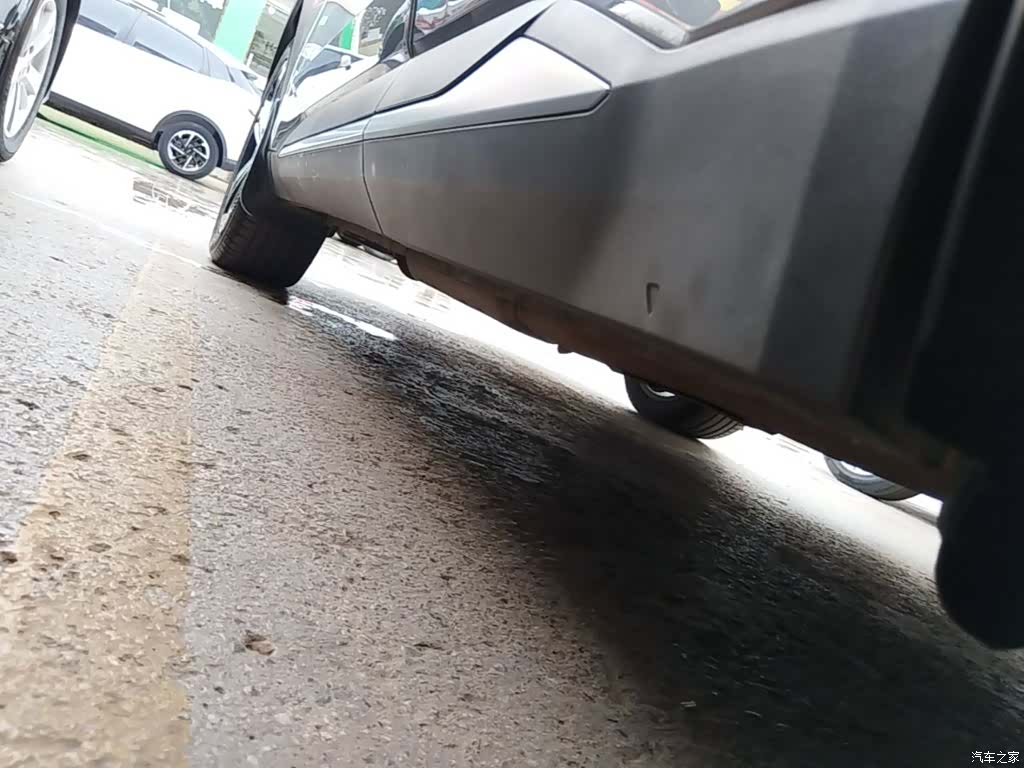 Geely Galaxy L7, 2023 22