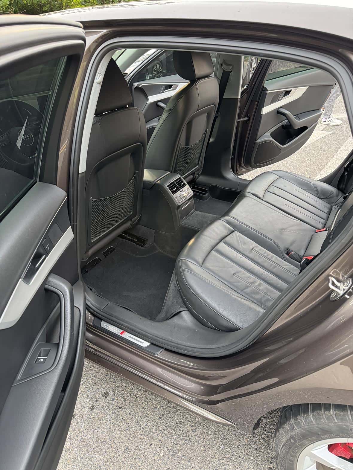 Audi A4L, 2019 6