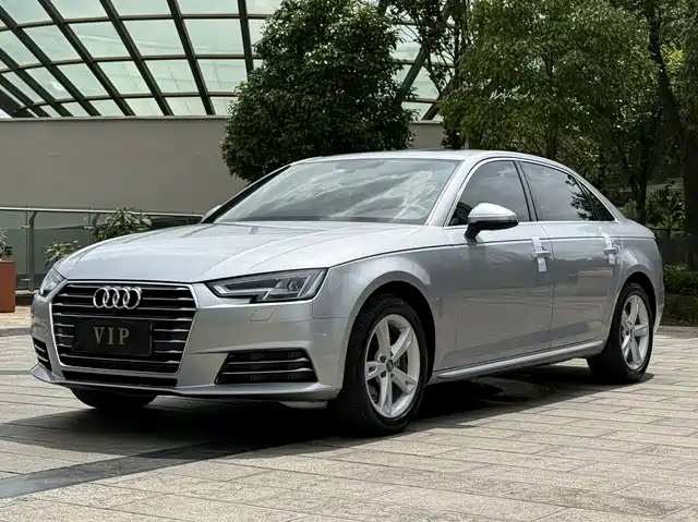 Audi A4L 2017 — купить из Китая под заказ