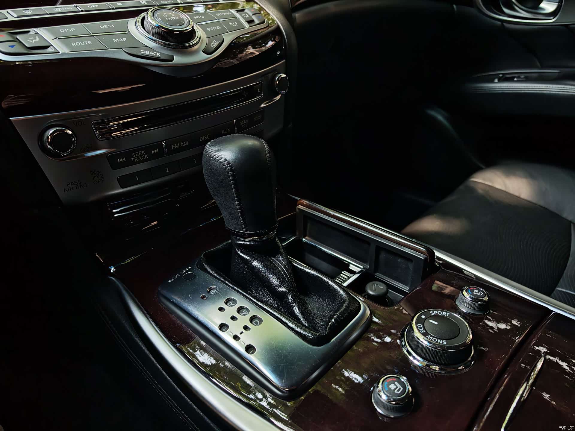 Infiniti M37, 2012 17