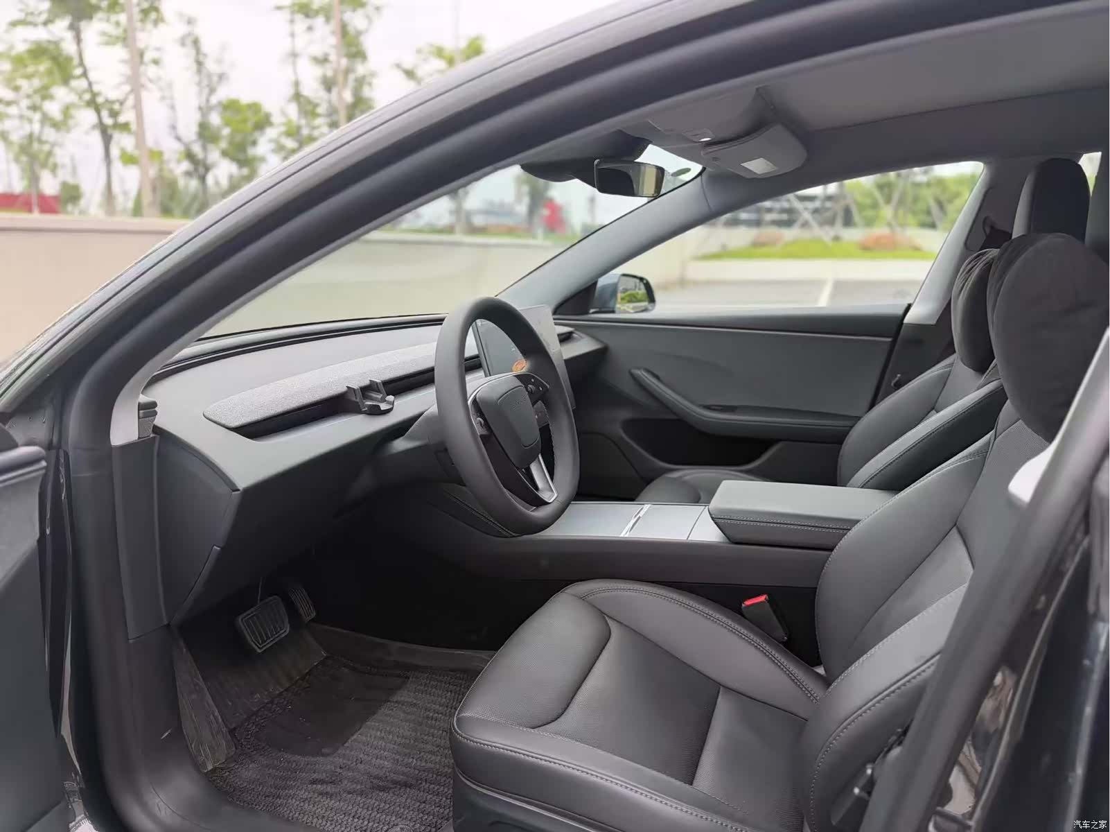 Tesla Model 3, 2025 14