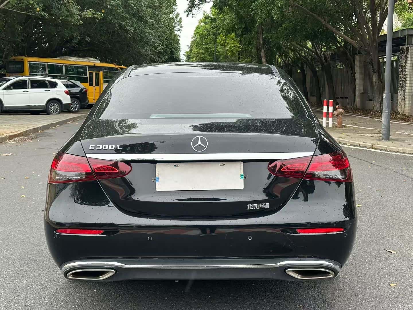 Mercedes-Benz E-Class, 2023 3