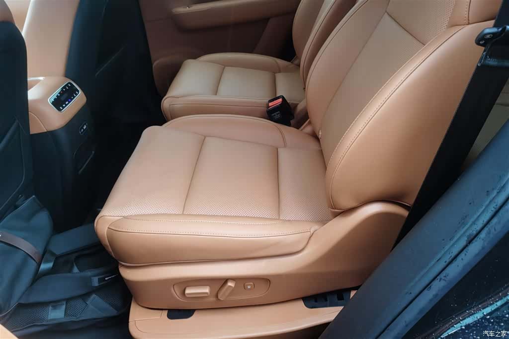 Leapmotor C16, 2025 11