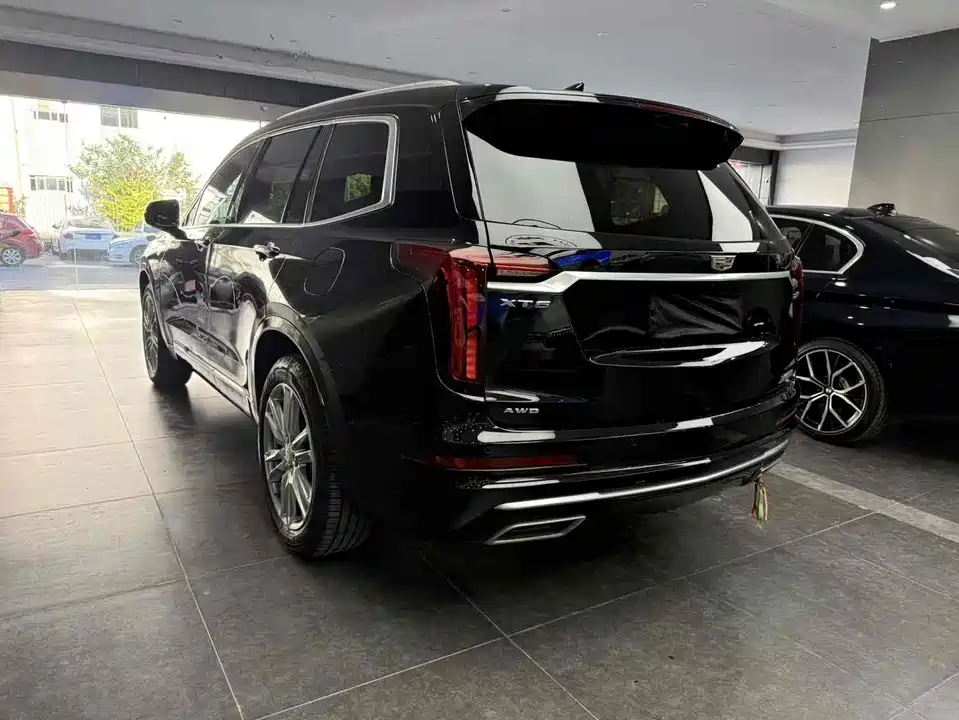 Cadillac XT6