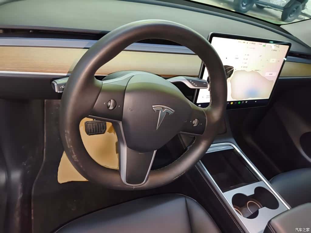 Tesla Model Y, 2022 11