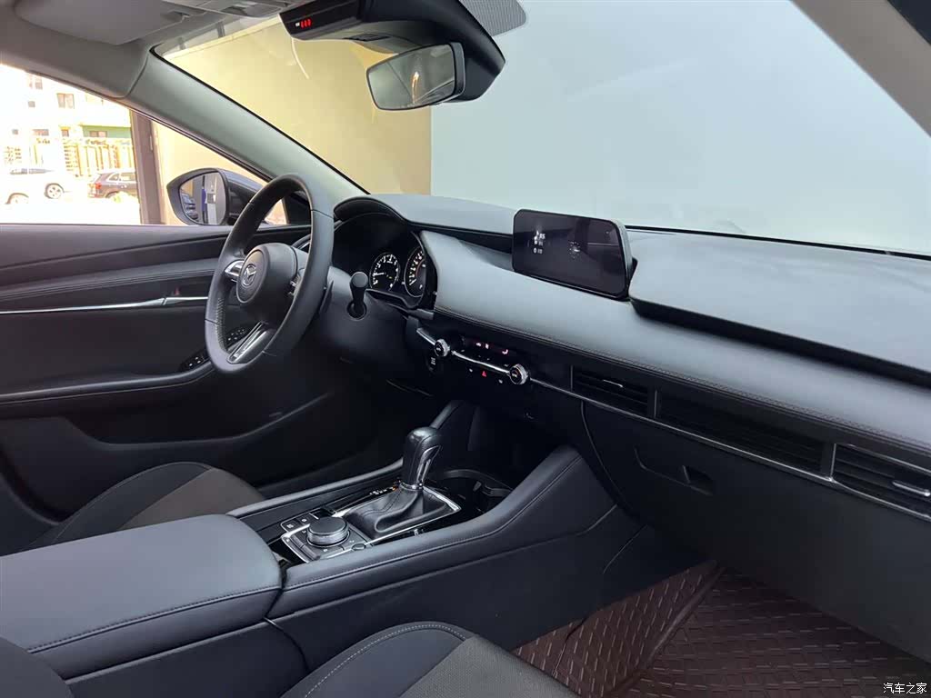Mazda Mazda3, 2022 24