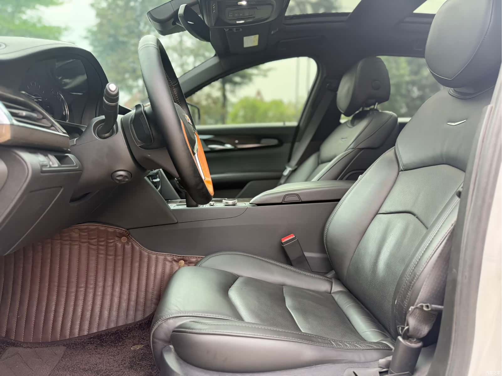Cadillac CT6, 2021 все фото