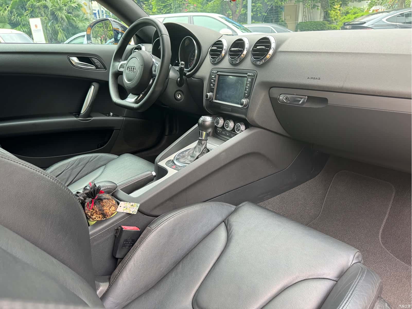 Audi TT, 2011 8