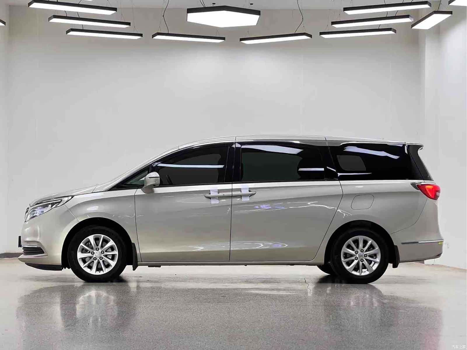 Buick GL8, 2019 4