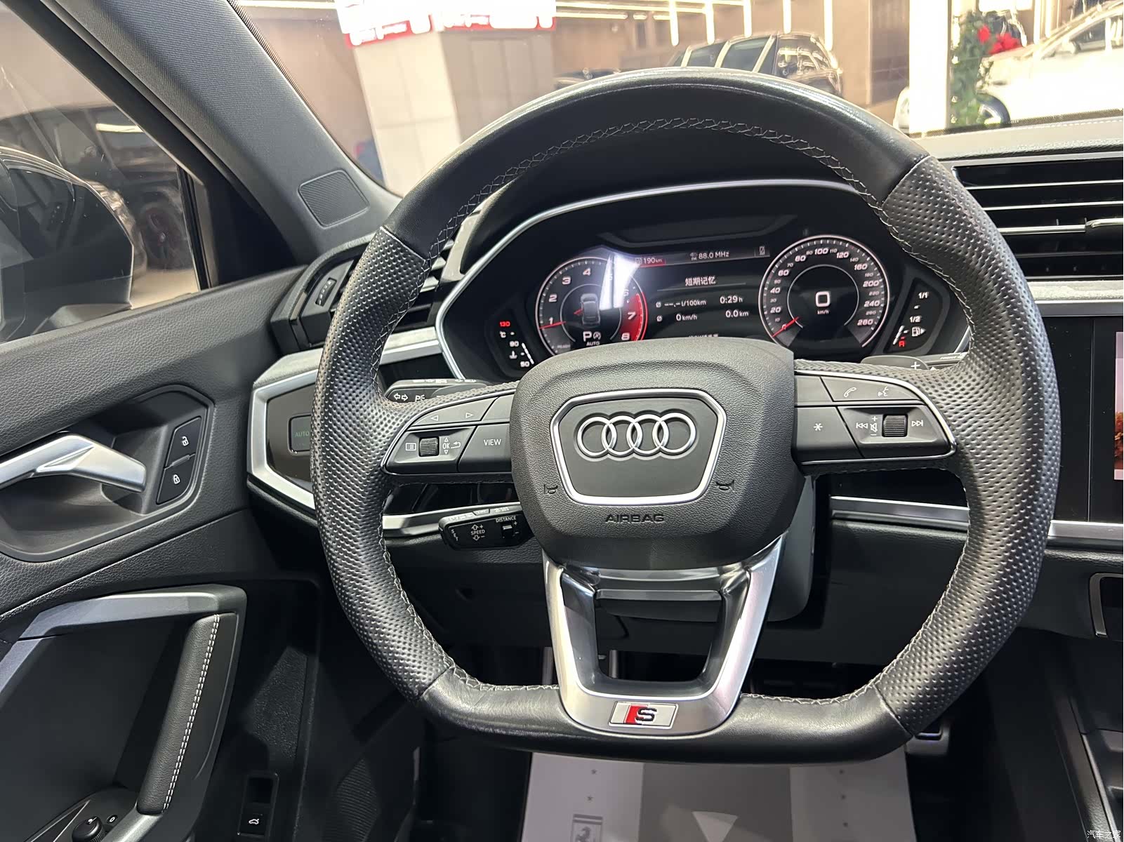Audi Q3, 2024 14