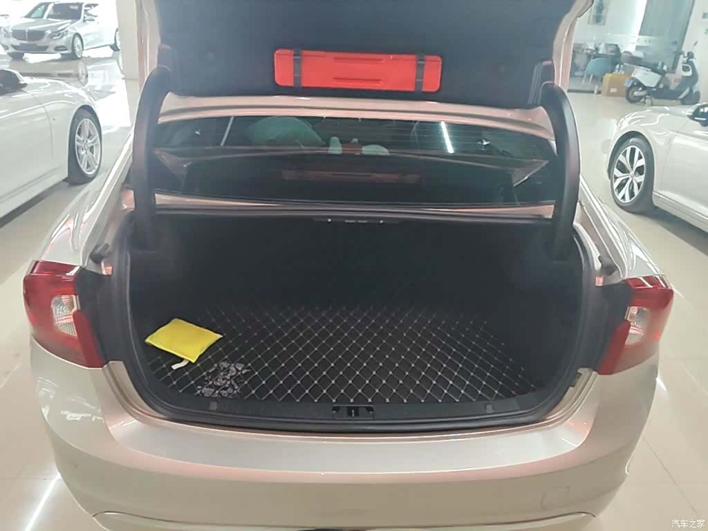 Volvo S60, 2020 19