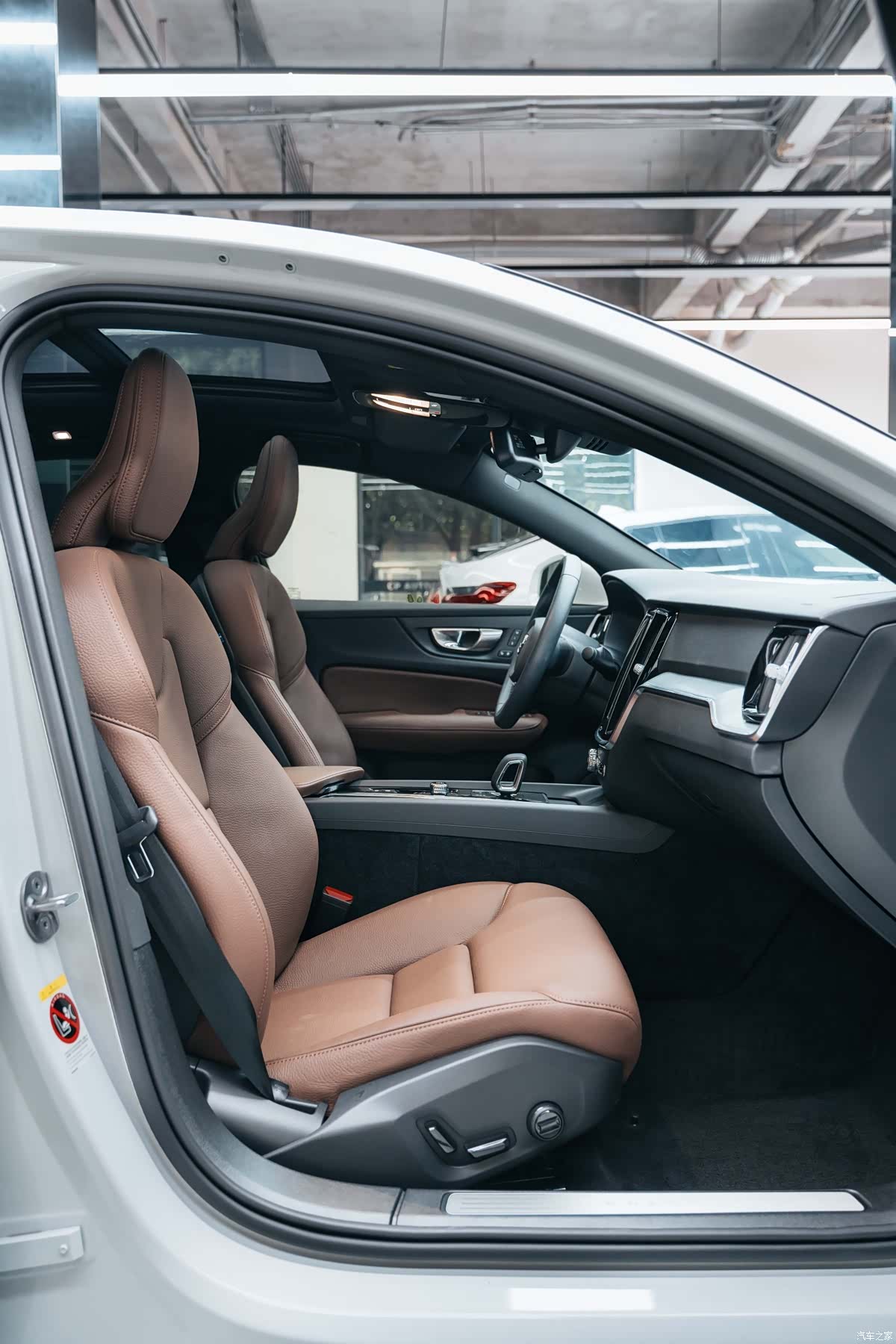 Volvo S60, 2025 11