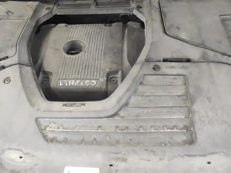 Lynk & Co 01