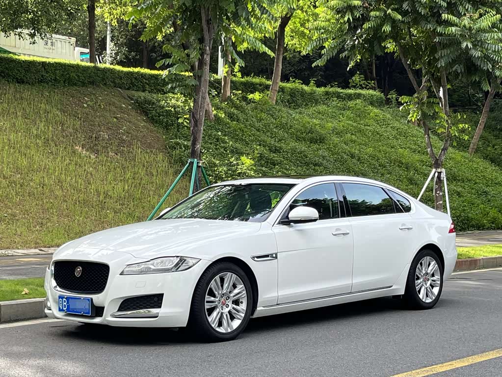 Jaguar XFL