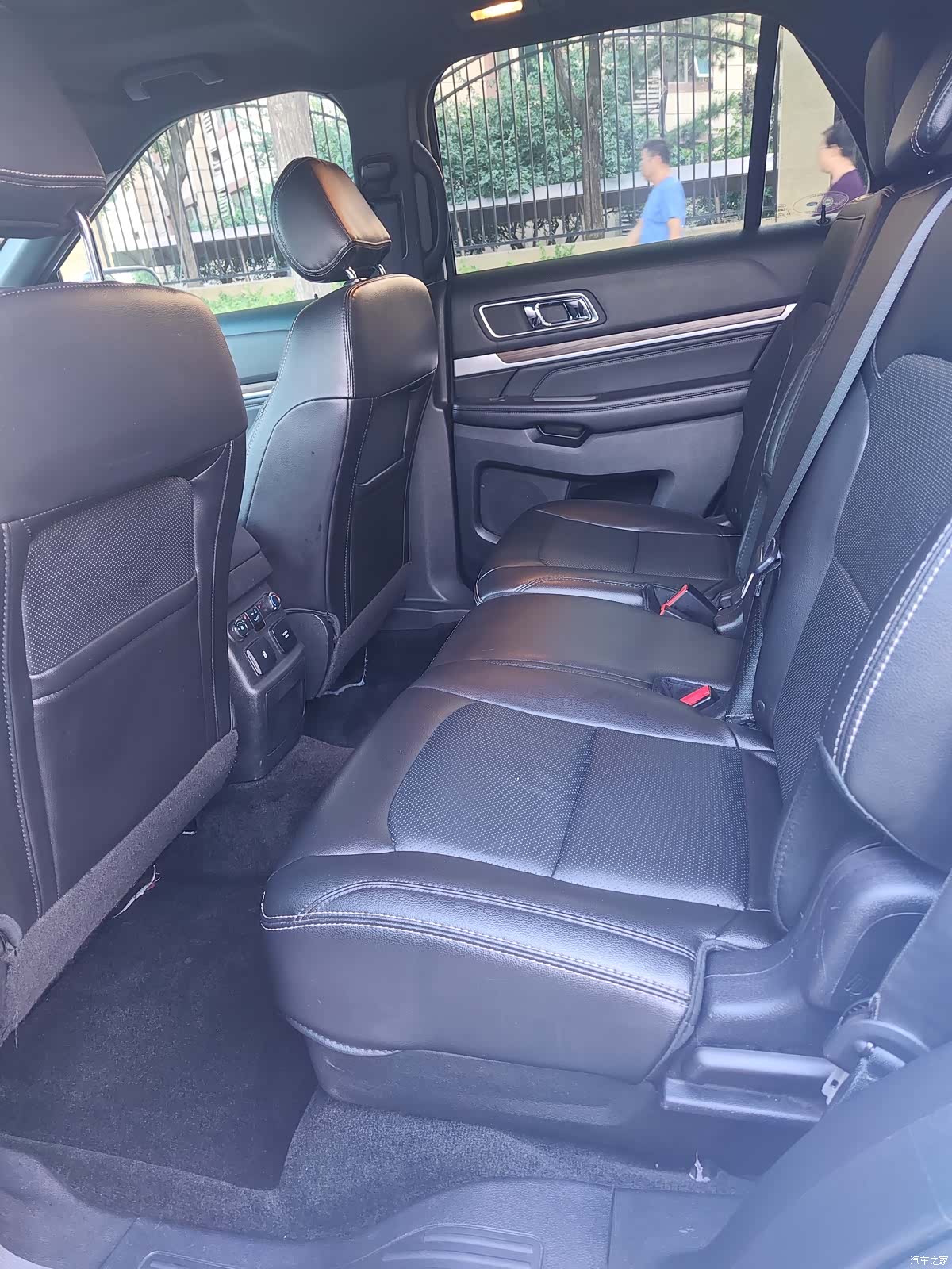 Ford Explorer, 2016 9