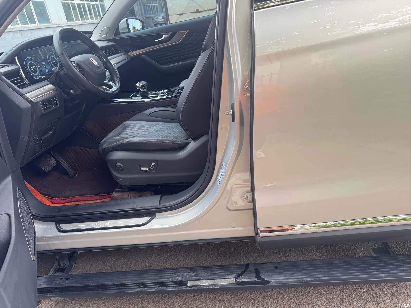 Hongqi HS5, 2022 9