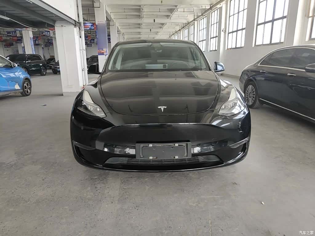 Tesla Model Y, 2021 3