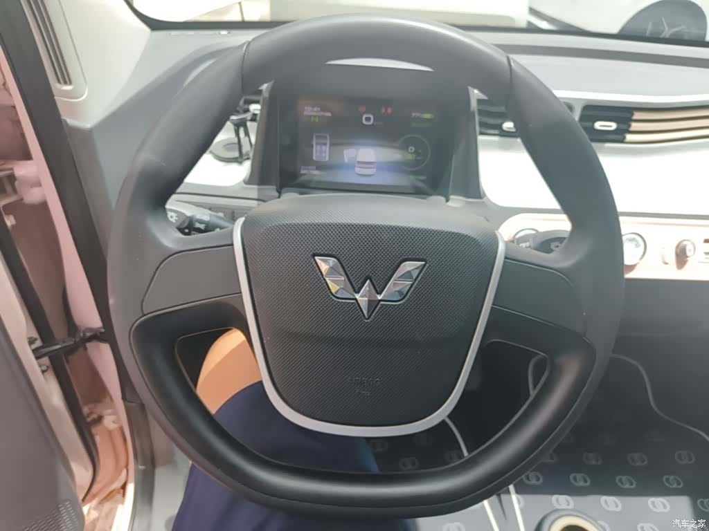 Wuling MINIEV, 2021 11