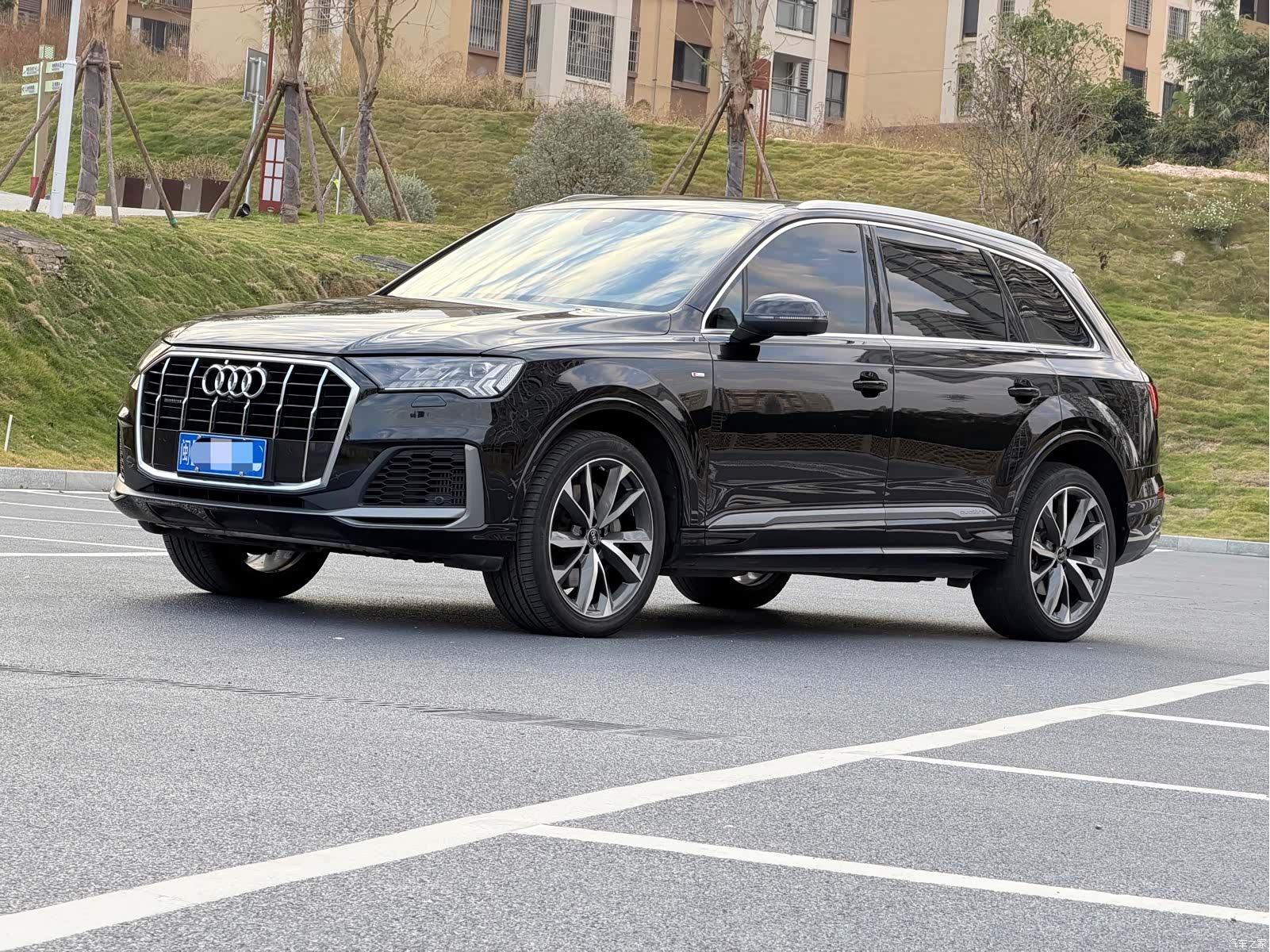 Audi Q7, 2023 1