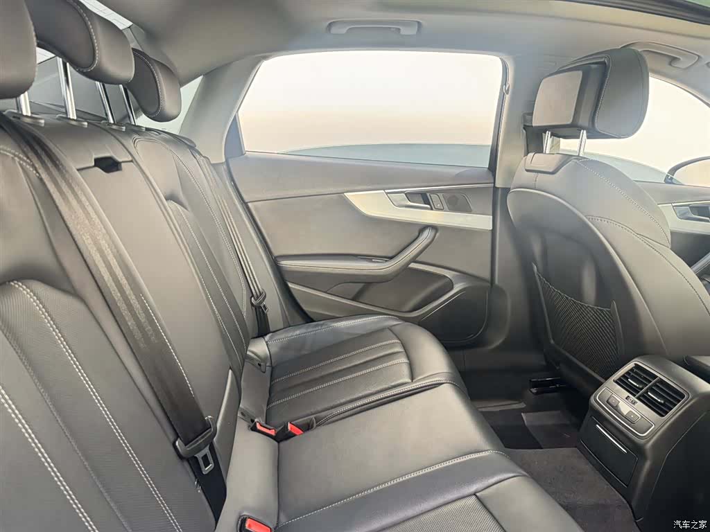 Audi A4L, 2022 9
