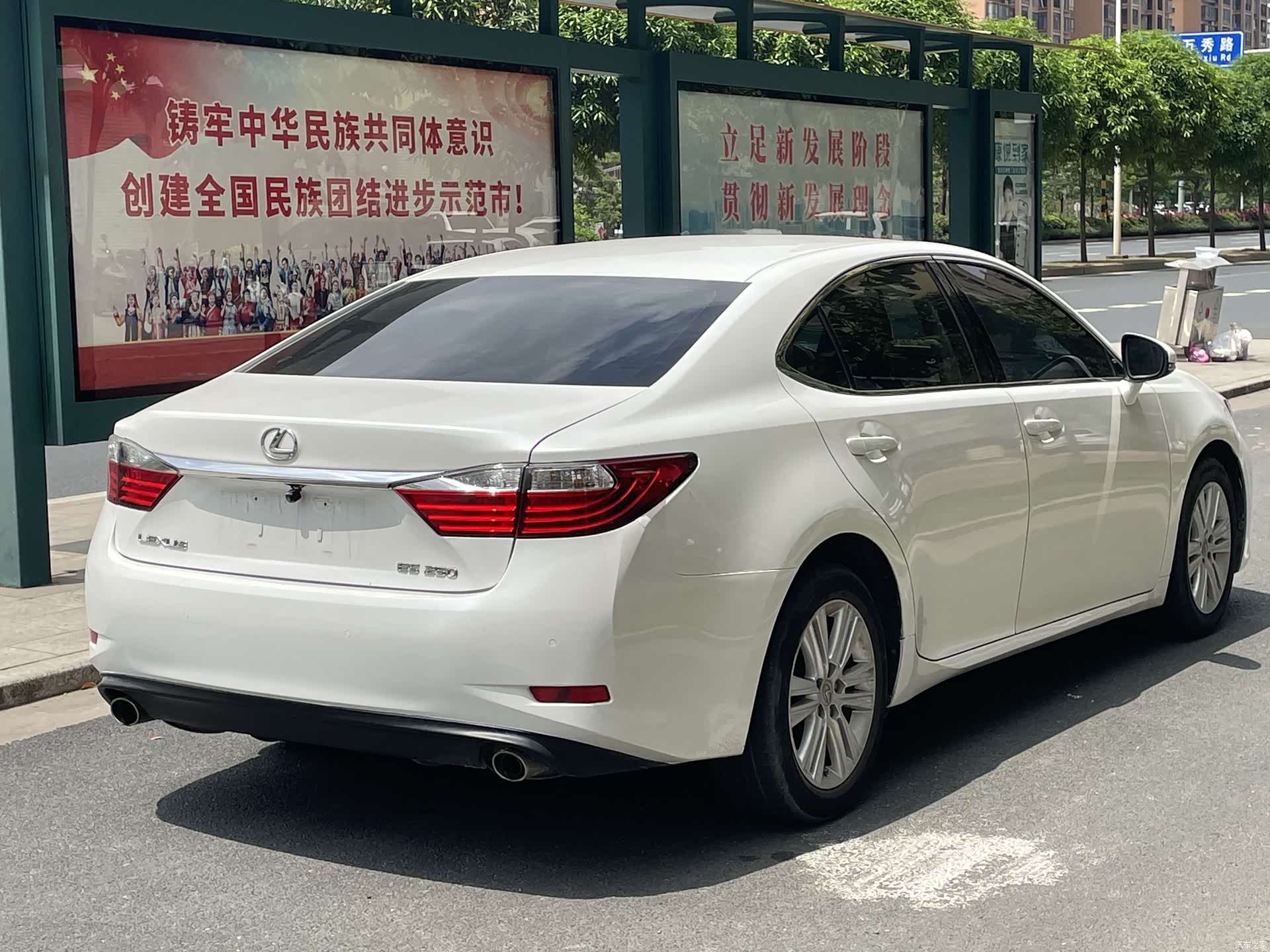 Lexus ES, 2013 4