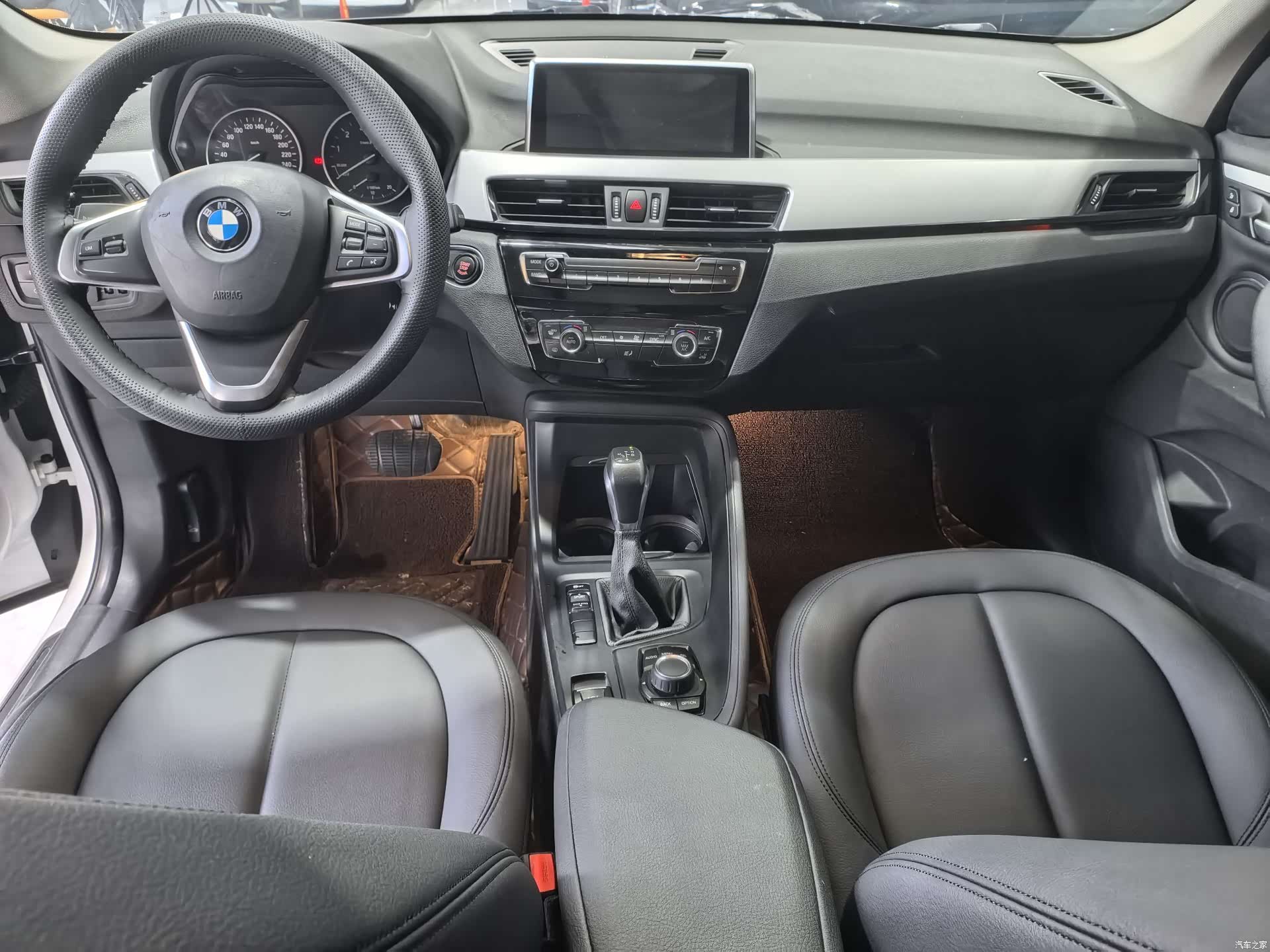 BMW X1, 2016 все фото