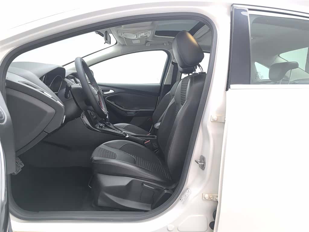 Ford Focus, 2016 10